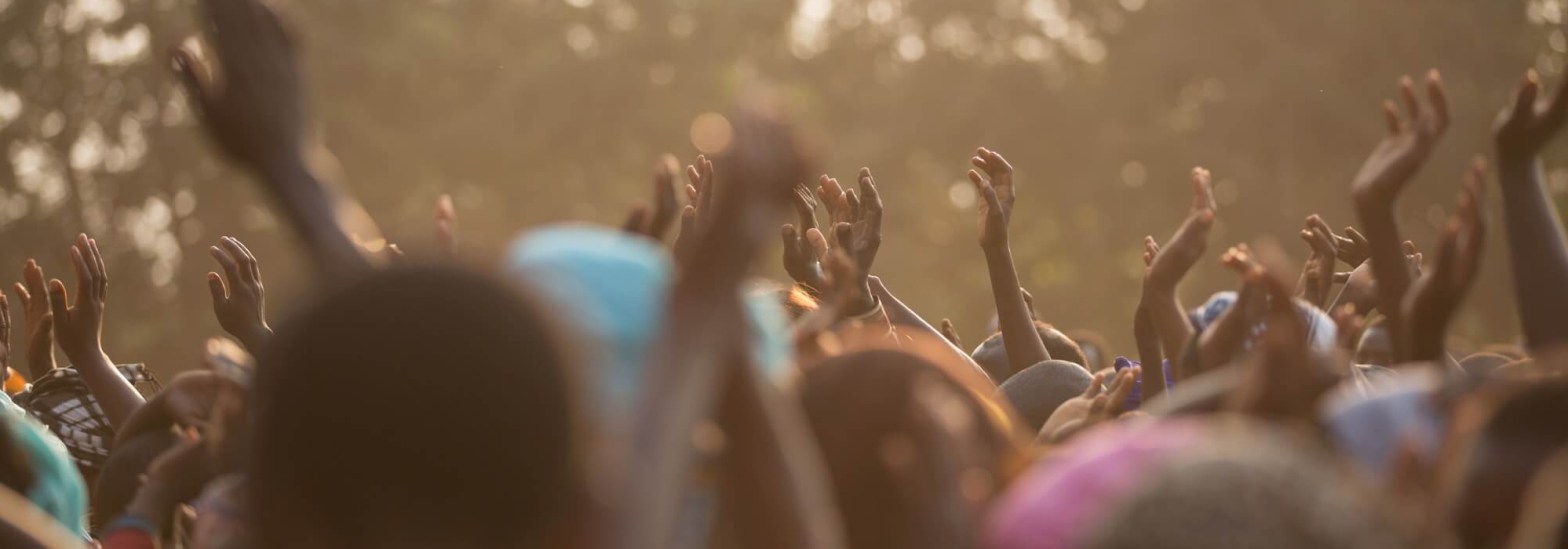 une foule en guinee