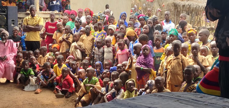 Une partie des enfants de Tinterba